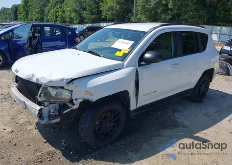 2012 Jeep Compass Latitude z USA, uszkodzony, nr VIN 1C4NJCEB0CD686455